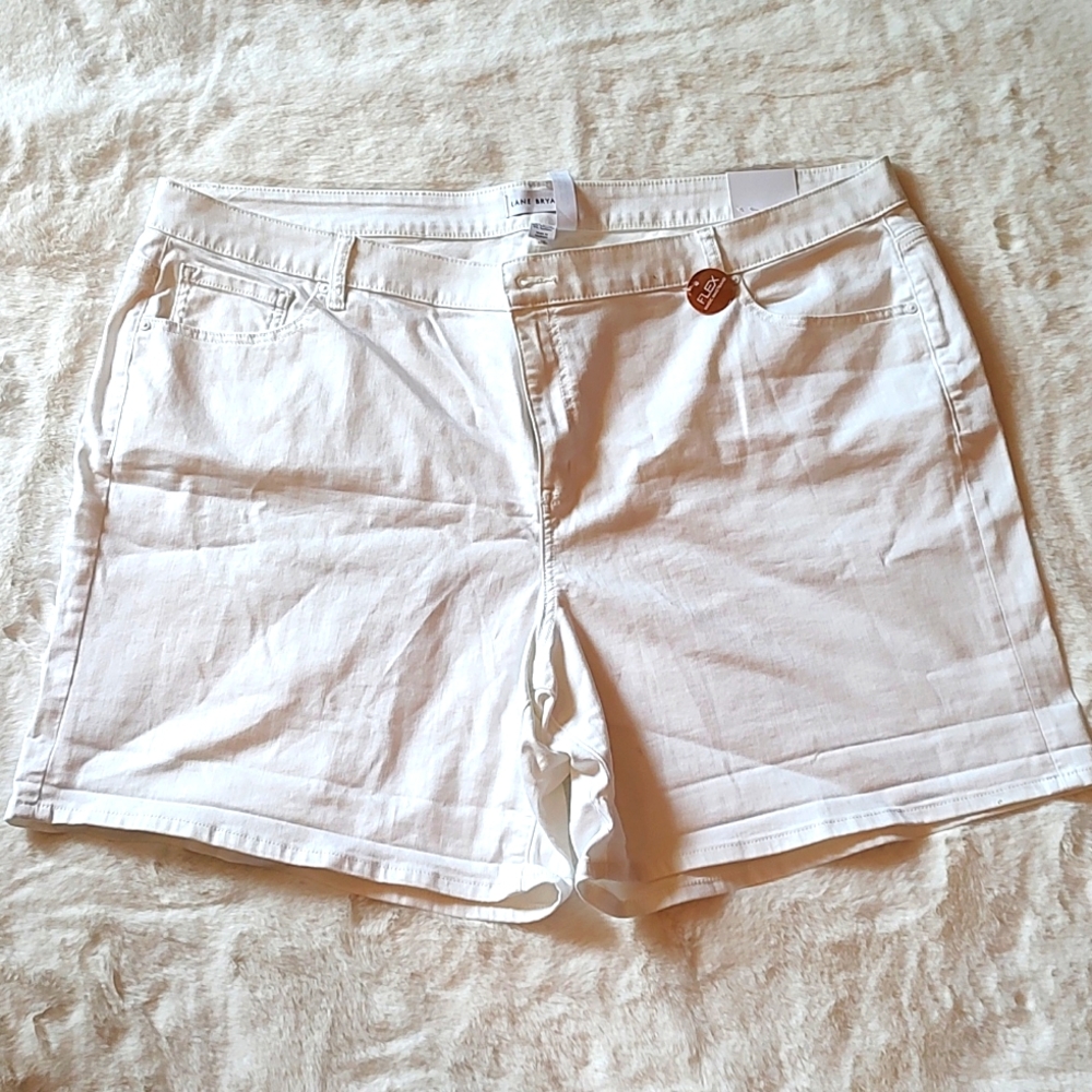 New Lane Bryant girlfriend jean shorts, 28